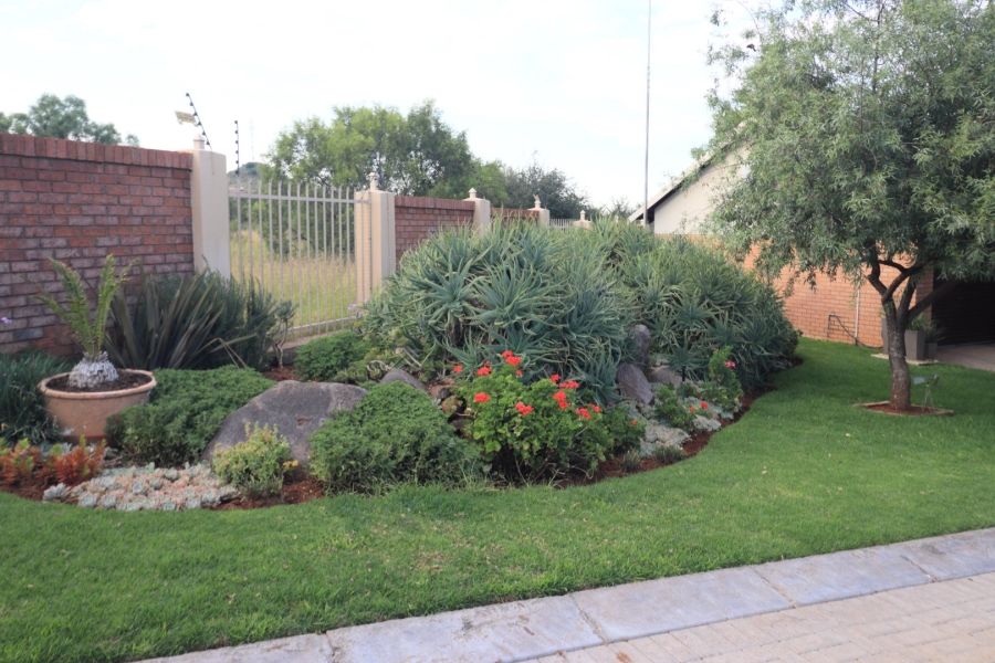 2 Bedroom Property for Sale in Langenhovenpark Free State